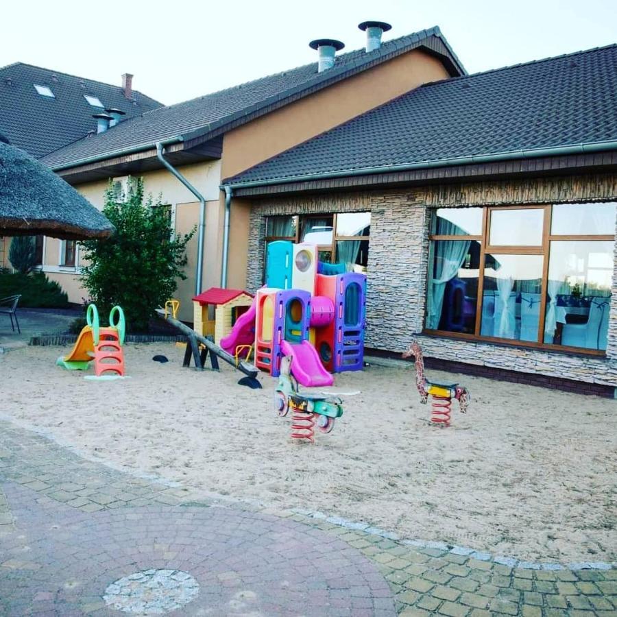 Hotel Magnat Słupca Εξωτερικό φωτογραφία