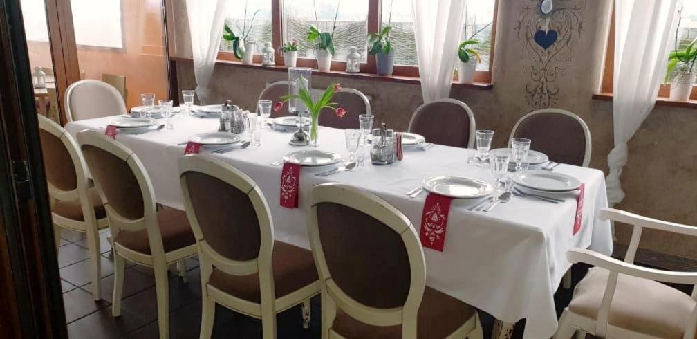 Hotel Magnat Słupca Εξωτερικό φωτογραφία